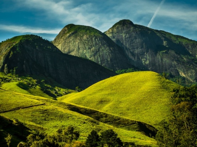 em uma montanha