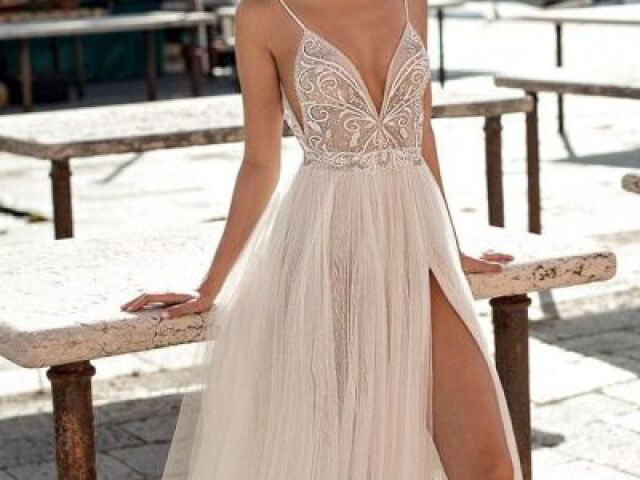 ESSE VESTIDO E LONGOO!!