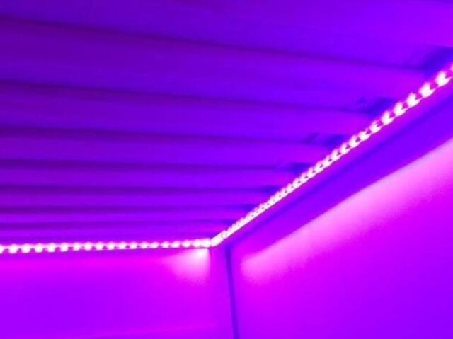 Leds espelhadas pela casa