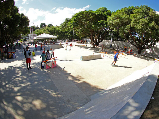 Pista de skate! valeu!