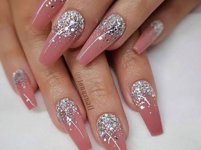 Unhas de glitter