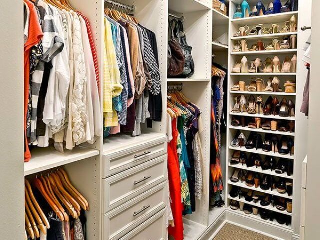 Esse closet