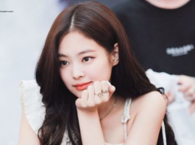 A própria Jennie.