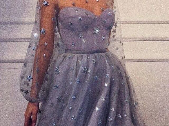 Vestido curto/ Roupa da Natálie