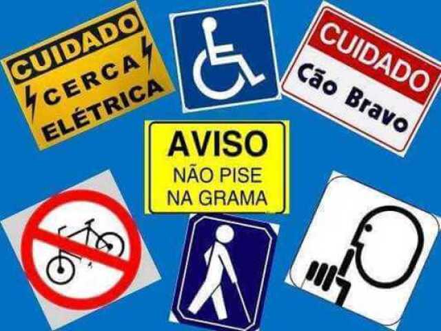 A linguagem verbal representa a linguagem formal, enquanto a linguagem não verbal é representada pela linguagem informal.