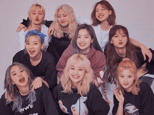 Vocรช conheรงe muito bem o Twice! Apenas deve ter errado alguns detalhes! <3