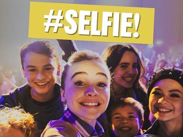 Ir assistir shows / se encontrar com os amigos 👯♀️ 👯♂️