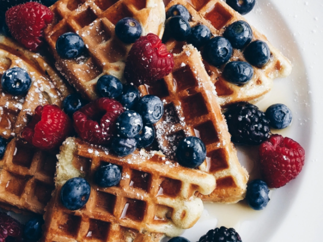 Waffles com frutas