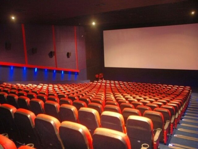 Ir no cinema com o Suga