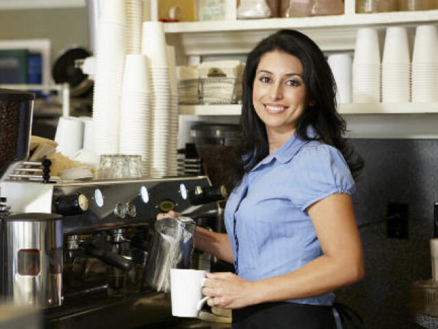 A que faz o café e compra pão