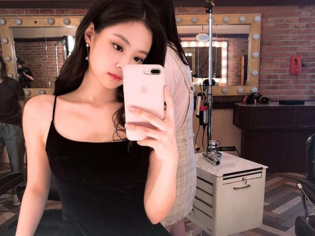 💖Adivinhe os M/Vs por uma roupa da Jennie!💖