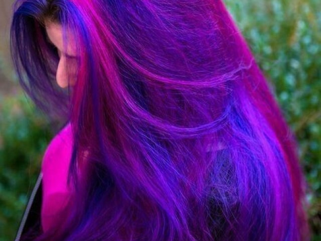 Rosa azul escuro e roxo