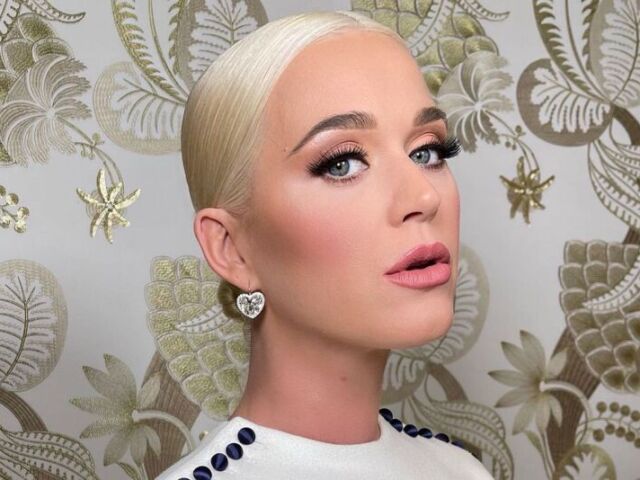 Monte seu quarto e te indicarei uma música da Katy Perry