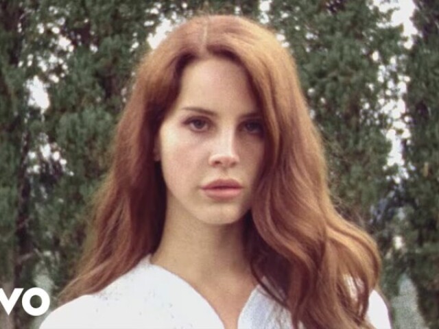 Summertime sadness》Lana del rey