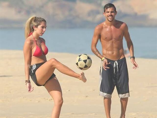 Futebolzinho na praia😍