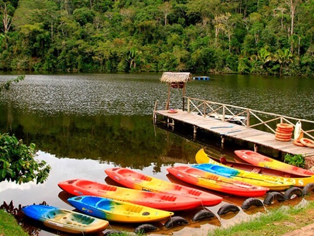 ∙Perto de um lago/rio lindo∙