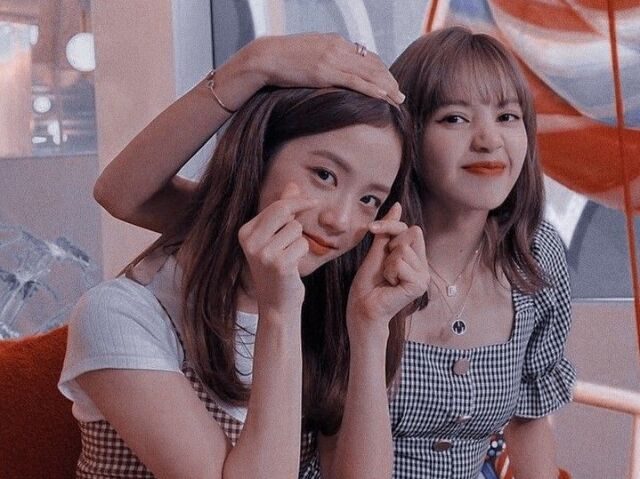 Lisoo (Lisa e Jisoo/Blackpink)