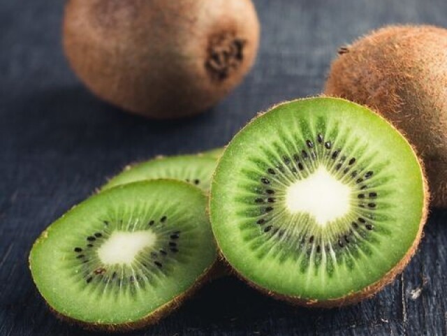 Kiwi. "Morena Tropicanaaaa"