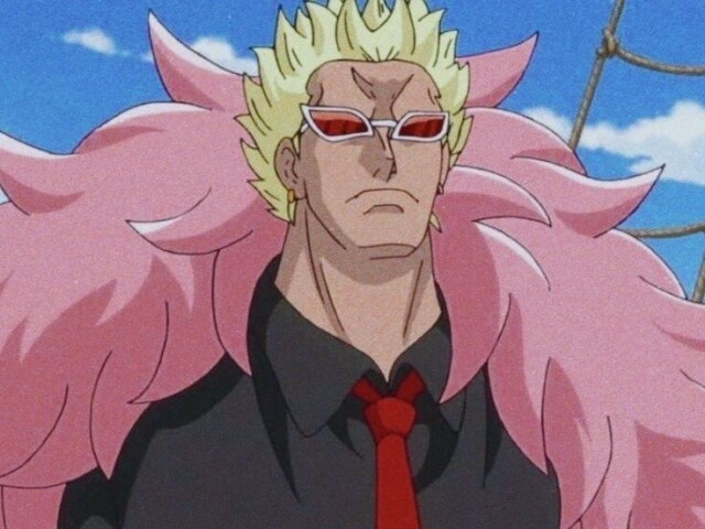 Doflamingo ( pq vc iria escolher ele , eu n sei 乁( •_• )ㄏ mlk é mó lgl ele é fdp :) )