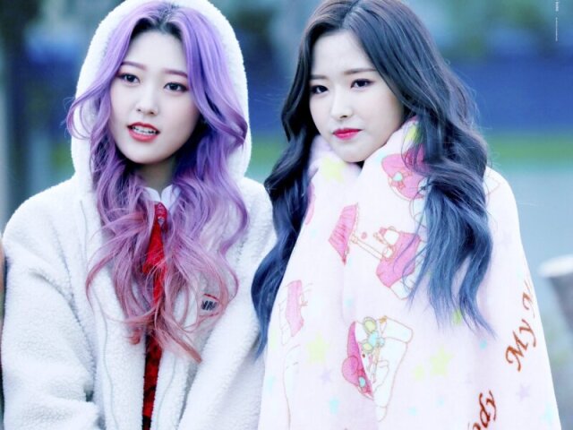 Cholivia (Choerry e Olivia Hye/Loona)