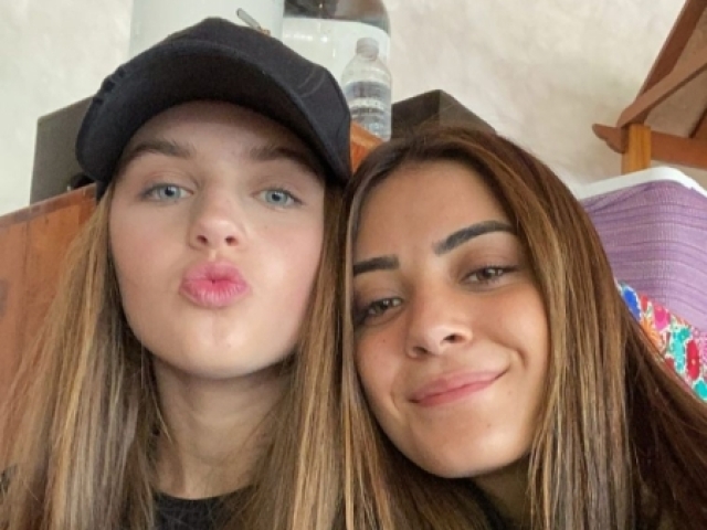 Sav e sabi
(Desculpa gente n sei o nome de amizade shipp delas)