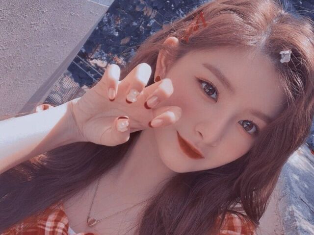 Yiren (Everglow) ❤✨
