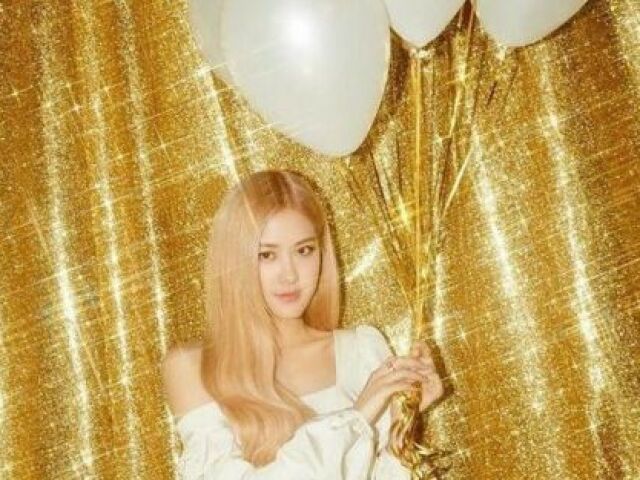 Rosé (eu n achei outra foto da rosé com balão..)