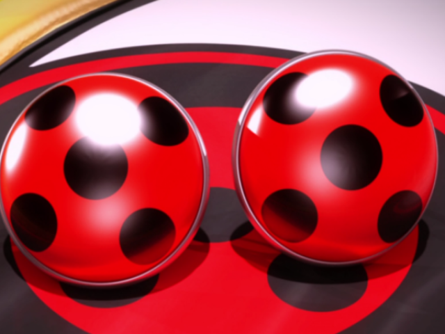 os brincos da Ladybug, com o poder da criação