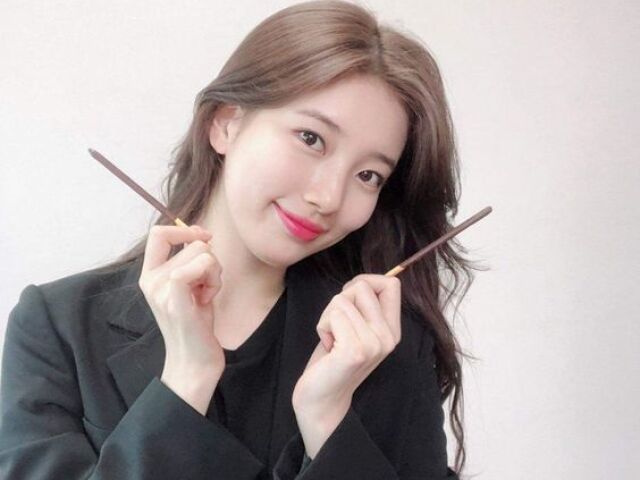 Suzy - Miss A e Solista