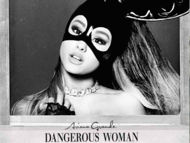 dangerous woman 
*as anteninha de formiguinha 😍😍*