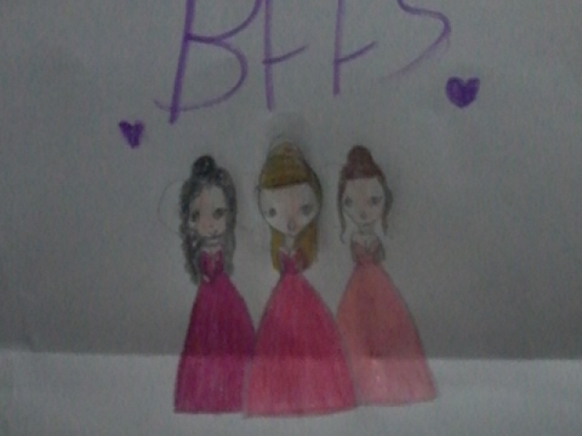 Ps:eu desenhei falem se gostaram 
Outro Ps : são eu e minhas BFFs