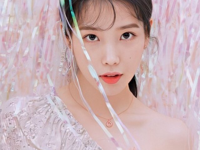 IU ( solista )