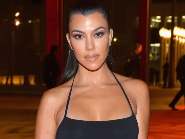 Kourtney já ficou paraplégica por 2 anos antes de engravidar.