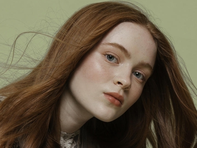 Nome: Jennie Hopper
Idade: 28/29/30
Sexualidade: Pansexual
Pronomes: Ela/Dela - Ele/dele
Aparência: Sadie Sink