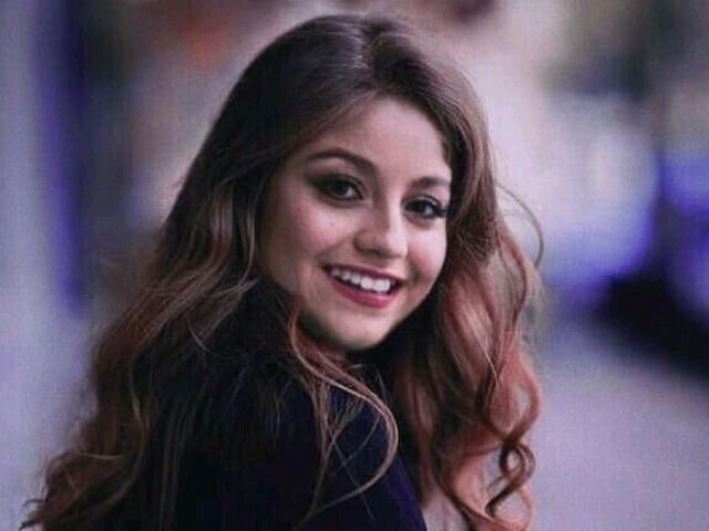 Karol Sevilla