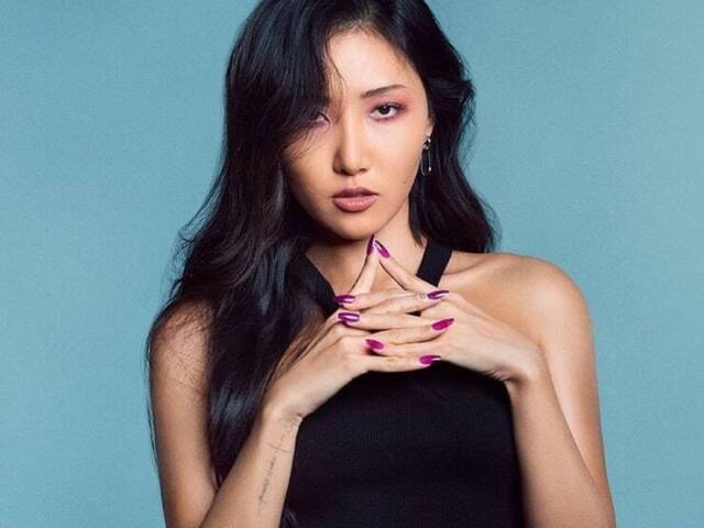 Hwasa (Mamamoo)