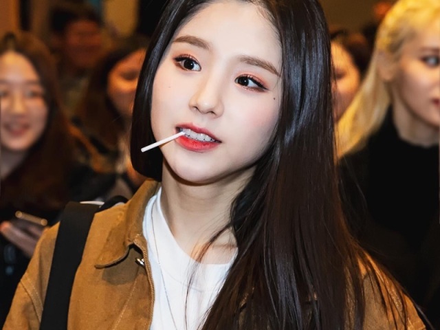 Heejin Loona