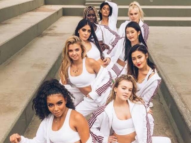 Quem das meninas do Now United seria sua melhor amiga?