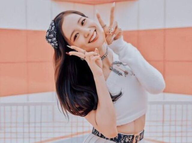 Jisoo- black pink