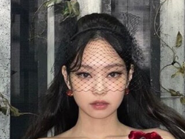 jennie solo