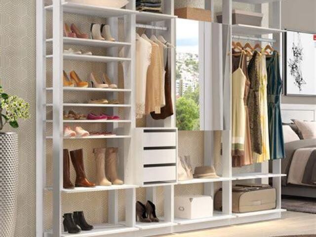 Closet sensual