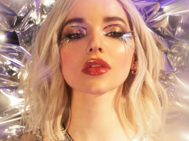 O QUANTO VOCE SABE SOBRE A MARAVILHOSA DIVA DOVE CAMERON ?