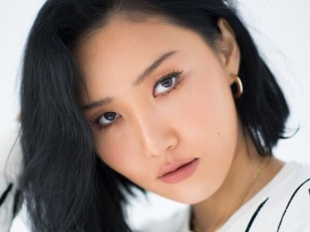 Hwasa (Mamamoo)