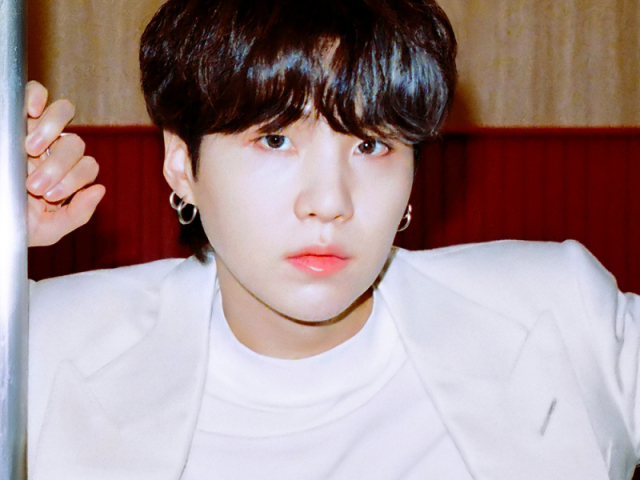 Yoongi (SUGA)