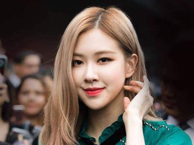 Rosé . BLACKPINK