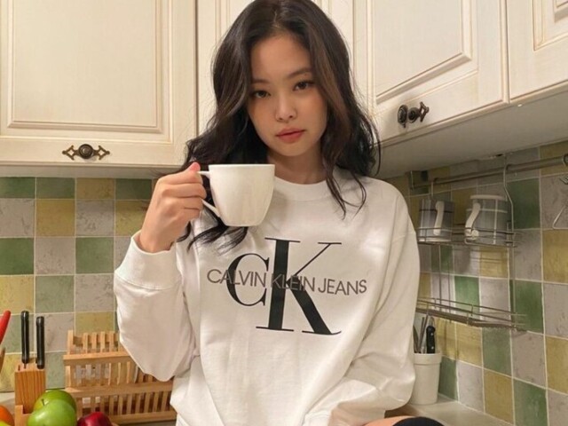 (Jennie BlackPink)
Aham Oi é S/n né