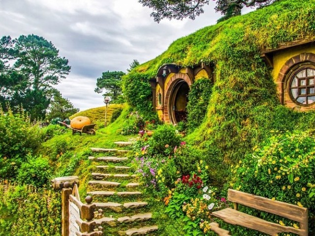 Se a minha casa puder se misturar com a natureza, estilo a do Hobbit, então é sucesso pra mim!! 🍃