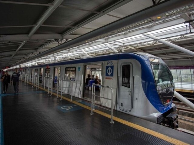 Poucas linhas de metro