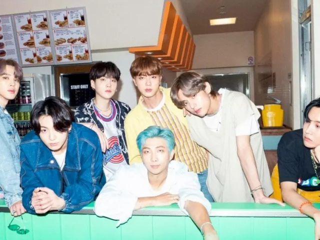 Qual o integrante do BTS pela roupa?