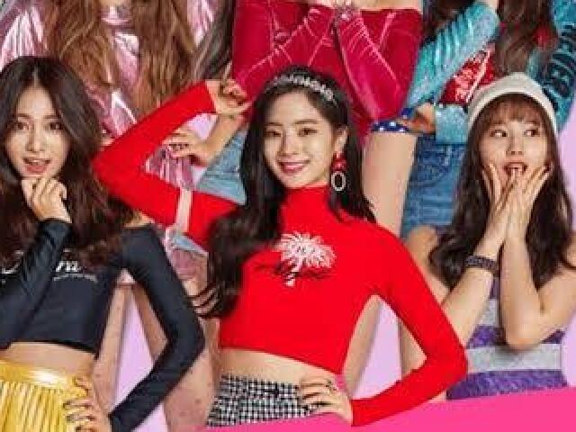 A da do meio que รฉ a Daryun do TWICE